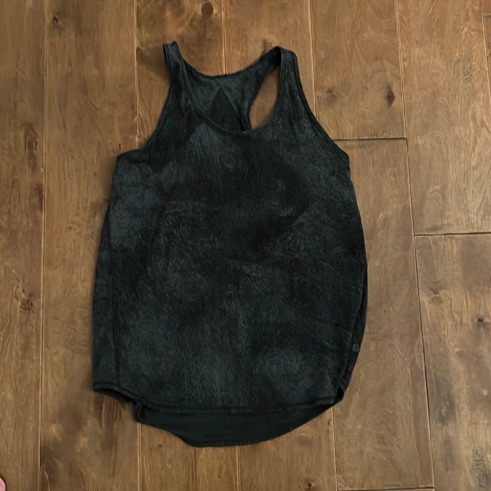 Black and green lulu tank, size 8